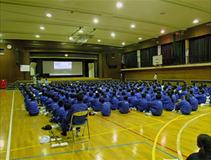 平成25年2月6日　川西市立東谷中学校にて