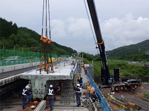 つめた谷橋（工事中の状況）